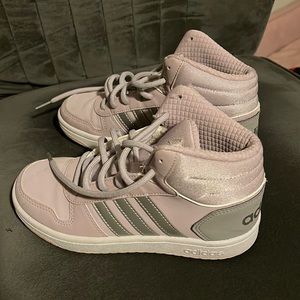 Adidas Girls Hoops 2-0 Mid Sneaker